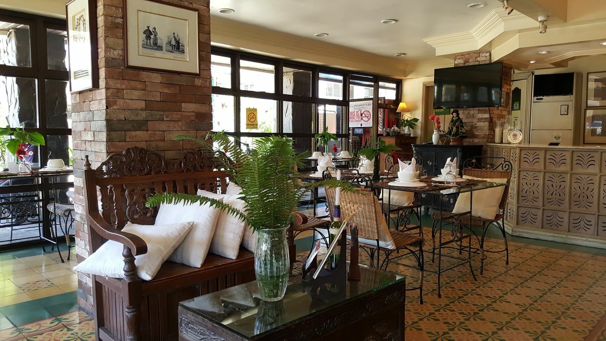 Roxas President'S Inn Екстериор снимка