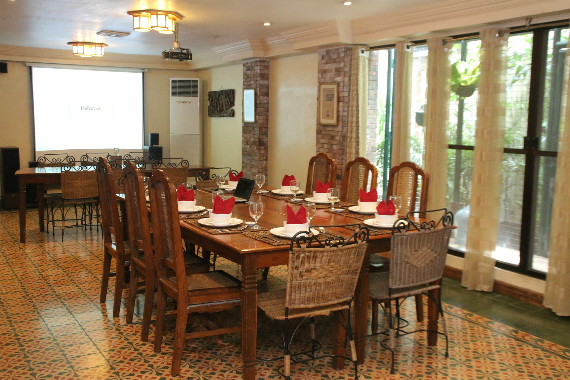 Roxas President'S Inn Екстериор снимка
